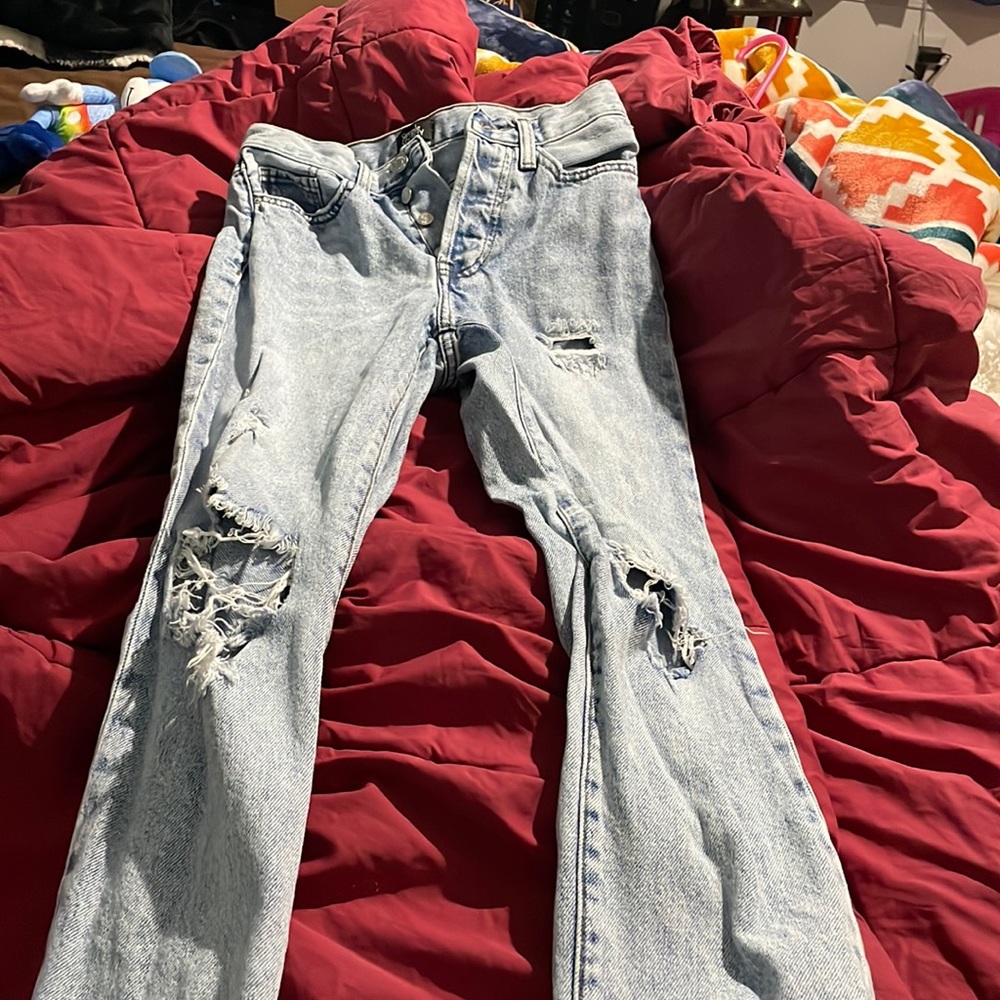 Ripped boyfriend jeans worn once